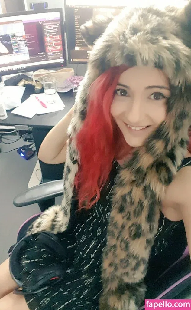 AnnieFuchsia Onlyfans Photo Gallery 