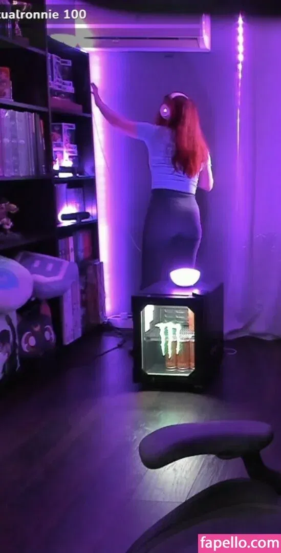 AnnieFuchsia Onlyfans Photo Gallery 