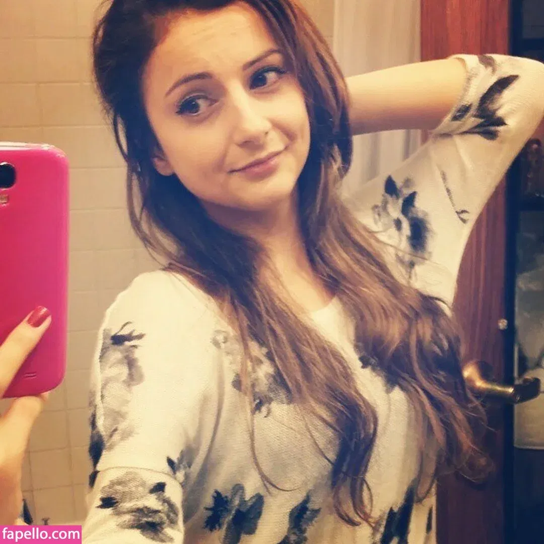 AnnieFuchsia Onlyfans Photo Gallery 