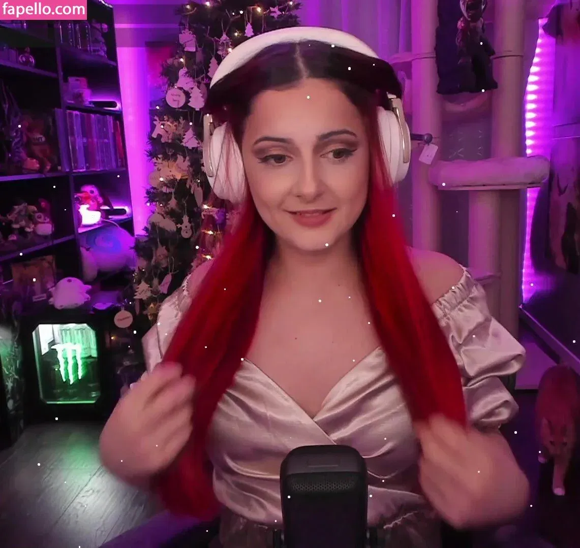 AnnieFuchsia Onlyfans Photo Gallery 