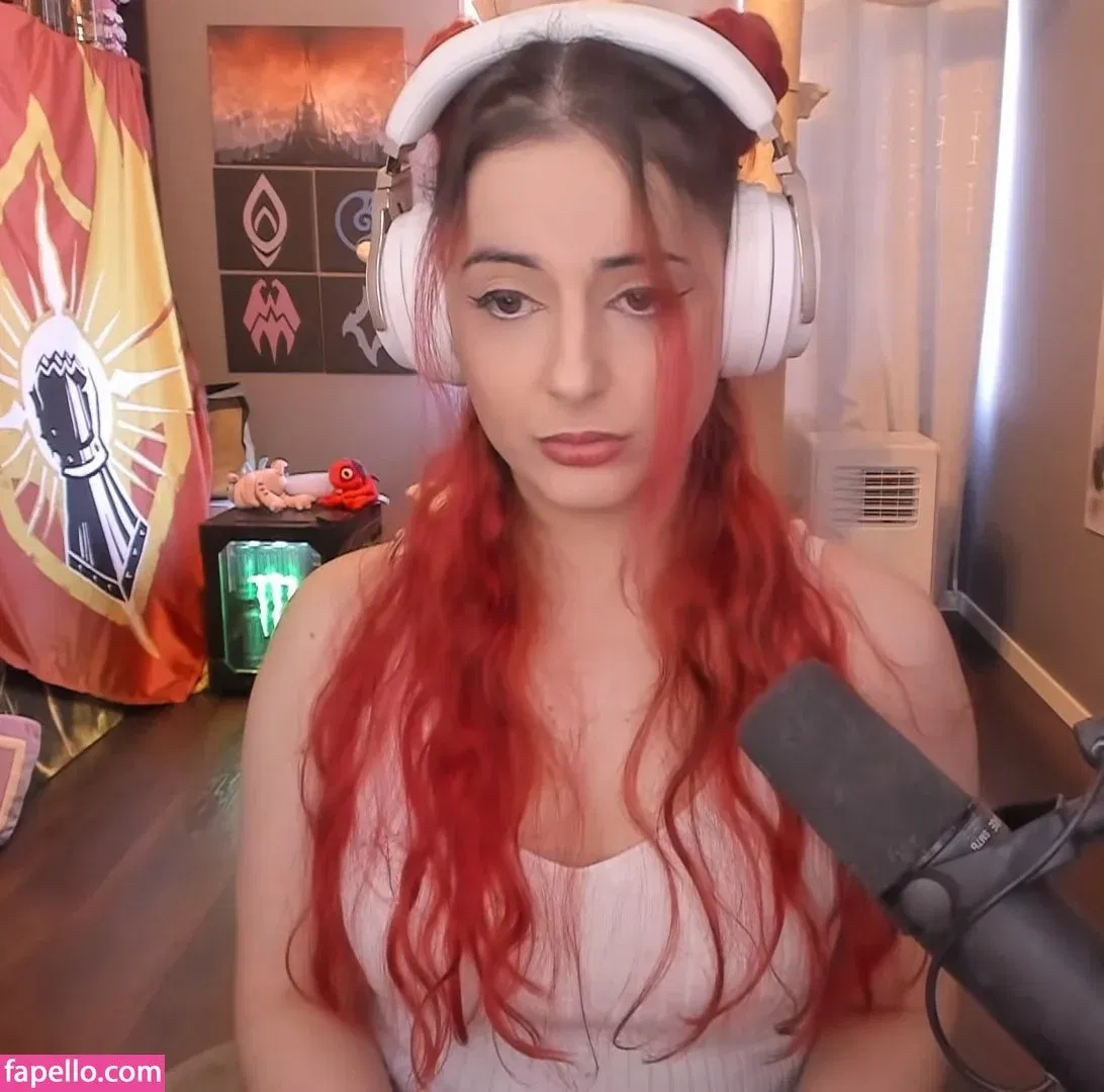 AnnieFuchsia Onlyfans Photo Gallery 