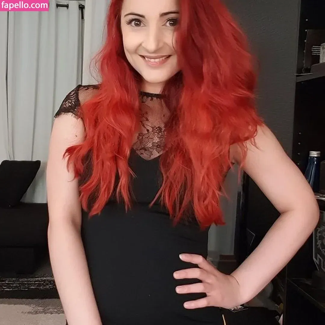 AnnieFuchsia Onlyfans Photo Gallery 