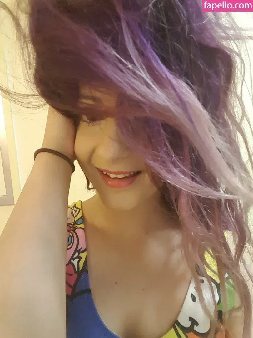 AnnieFuchsia Onlyfans Photo Gallery 