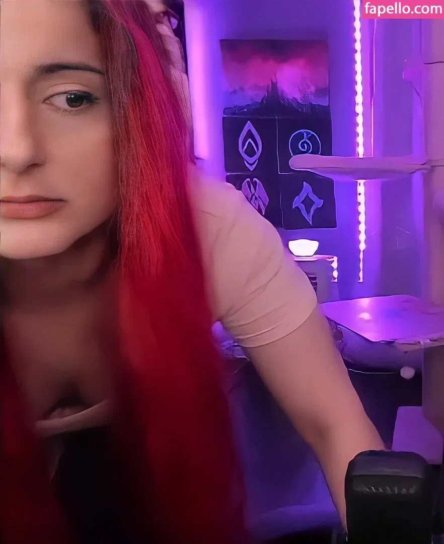 AnnieFuchsia Onlyfans Photo Gallery 