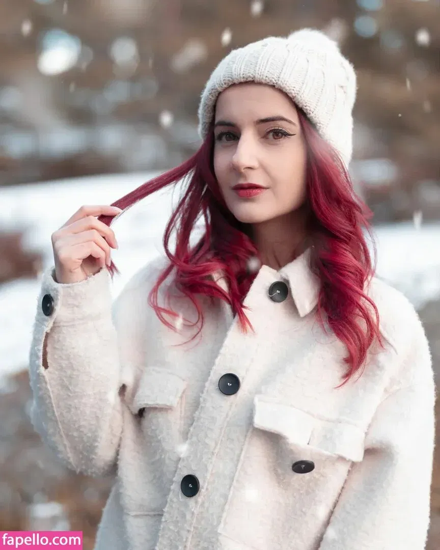 AnnieFuchsia Onlyfans Photo Gallery 