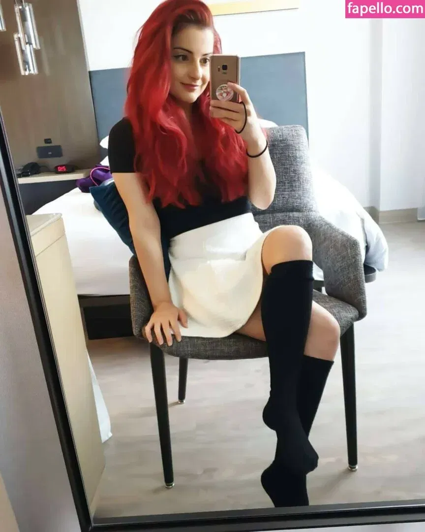 AnnieFuchsia Onlyfans Photo Gallery 