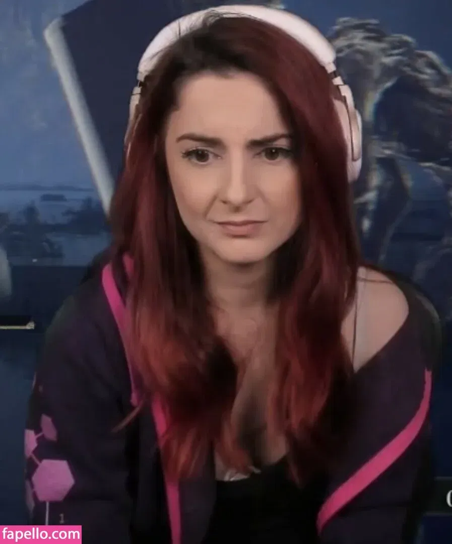 AnnieFuchsia Onlyfans Photo Gallery 