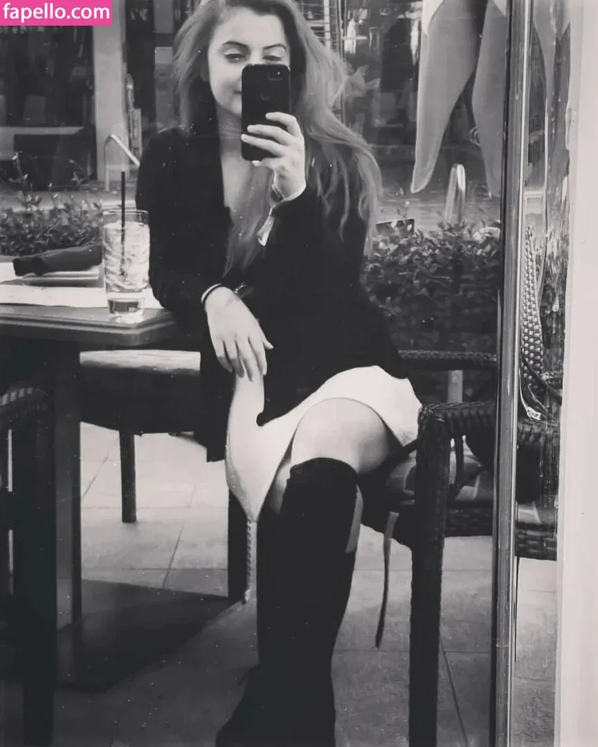 AnnieFuchsia Onlyfans Photo Gallery 