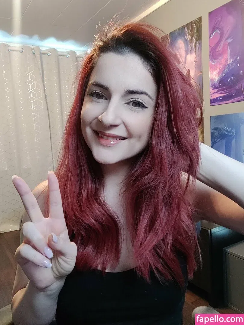 AnnieFuchsia Onlyfans Photo Gallery 