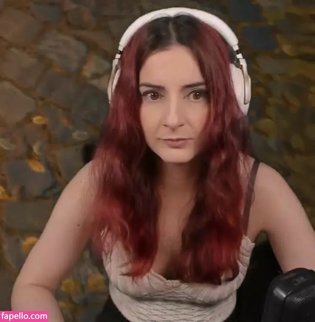 AnnieFuchsia Onlyfans Photo Gallery 