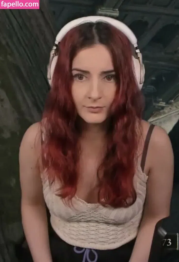 AnnieFuchsia Onlyfans Photo Gallery 