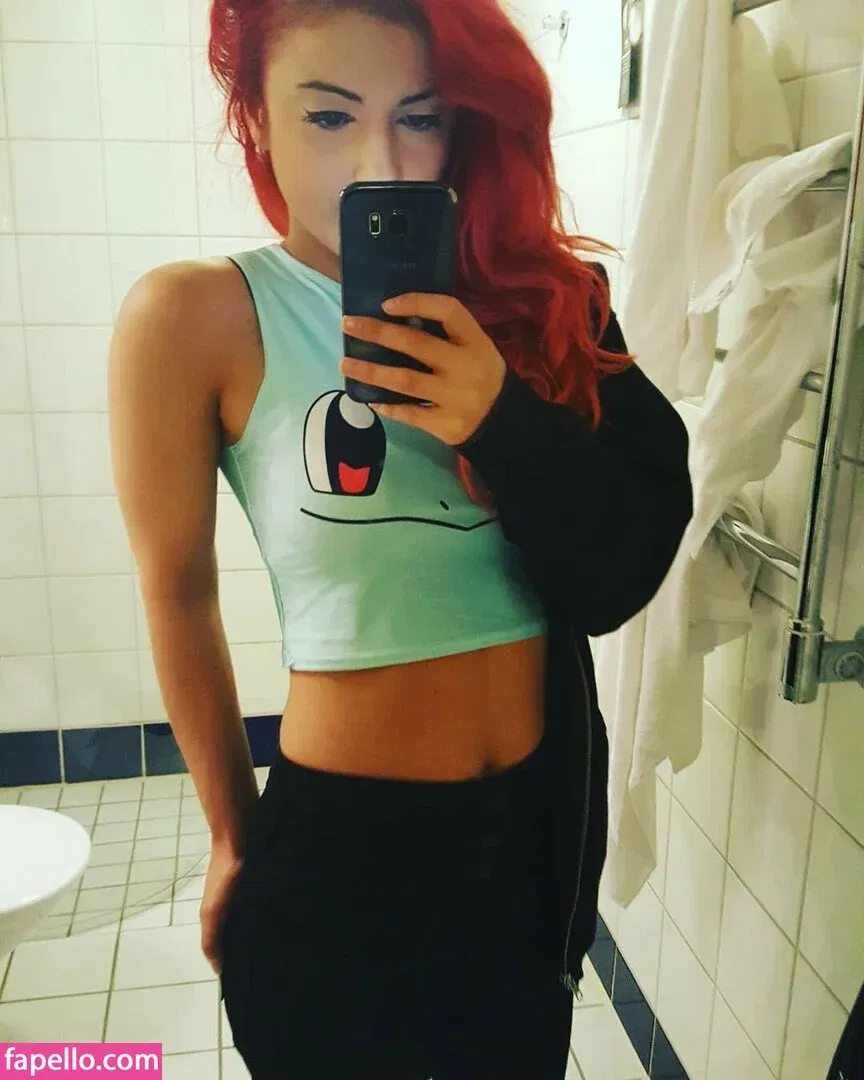 AnnieFuchsia Onlyfans Photo Gallery 