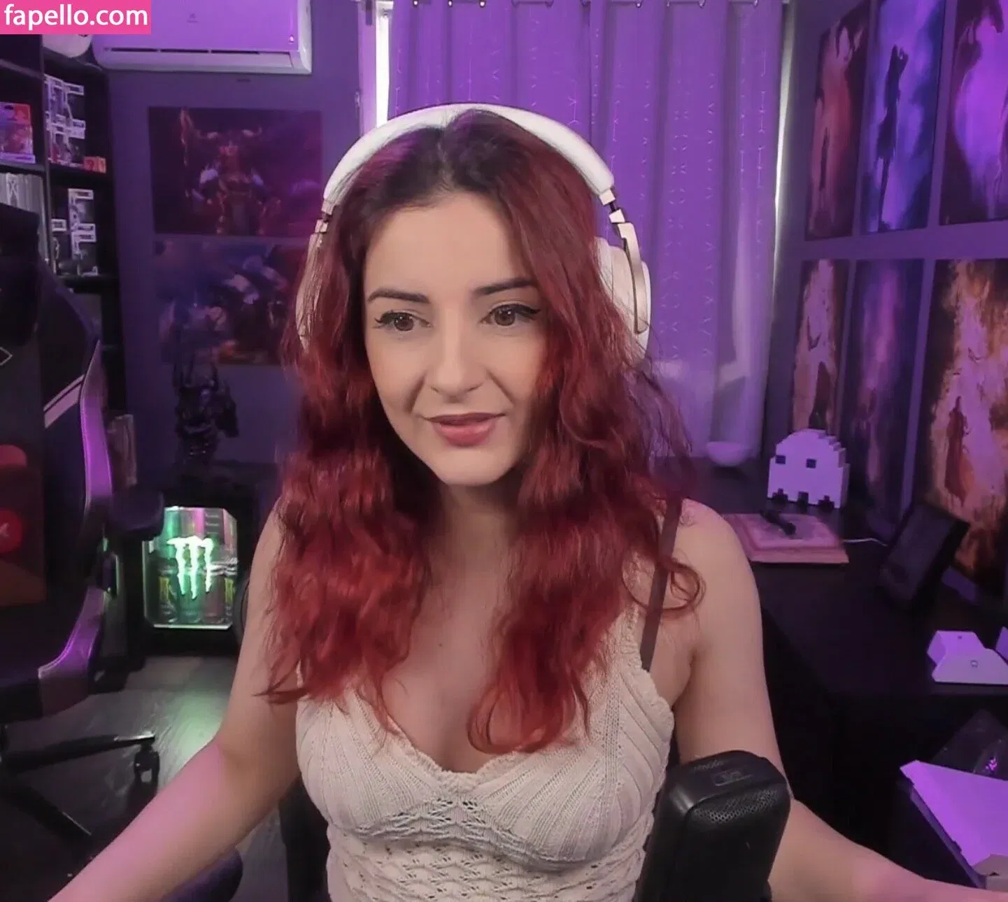 AnnieFuchsia Onlyfans Photo Gallery 