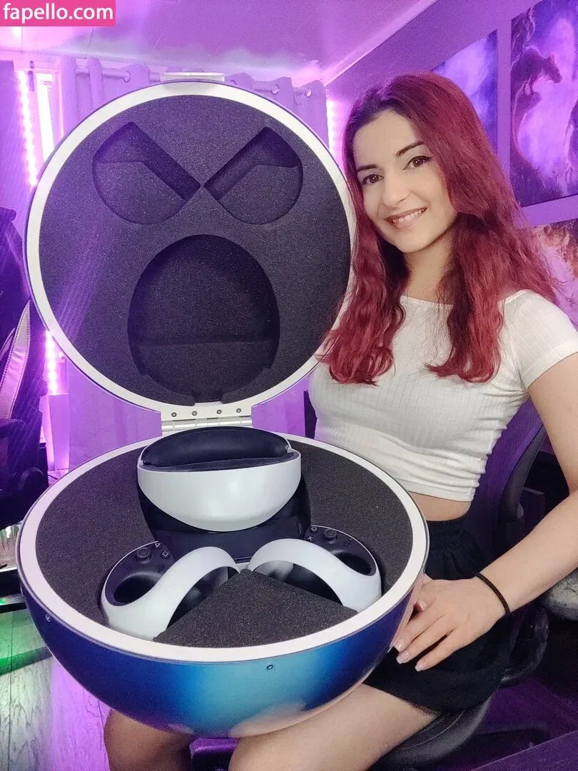 AnnieFuchsia Onlyfans Photo Gallery 