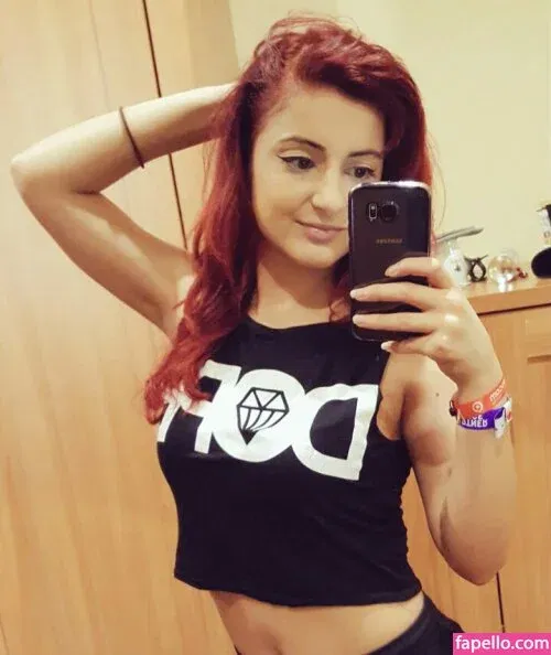 AnnieFuchsia Onlyfans Photo Gallery 