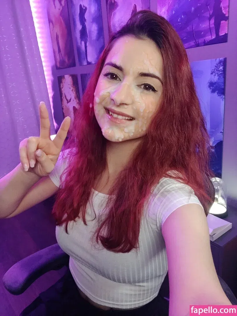 AnnieFuchsia Onlyfans Photo Gallery 