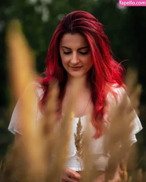 AnnieFuchsia Onlyfans Photo Gallery 