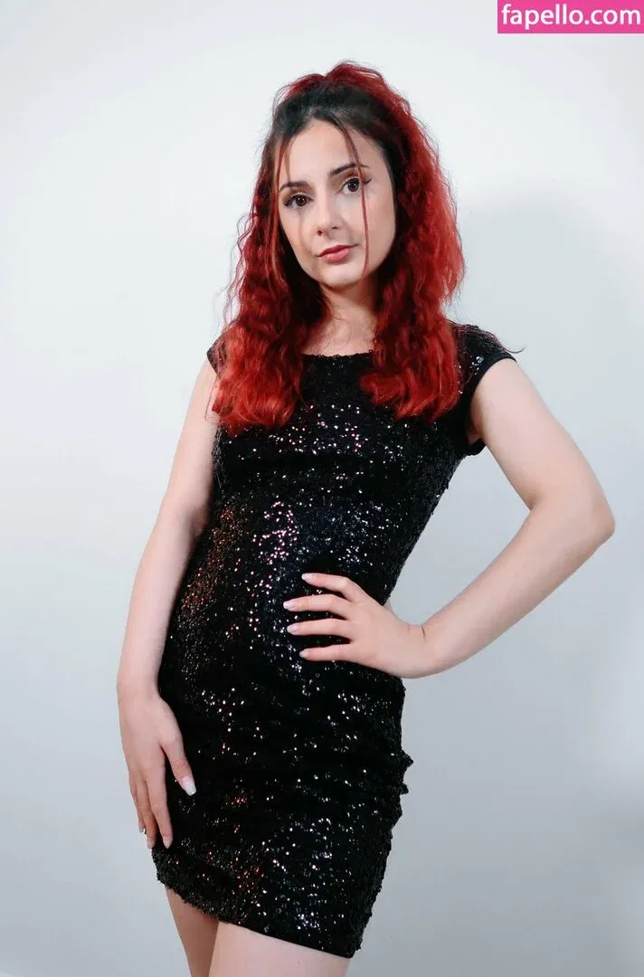 AnnieFuchsia Onlyfans Photo Gallery 