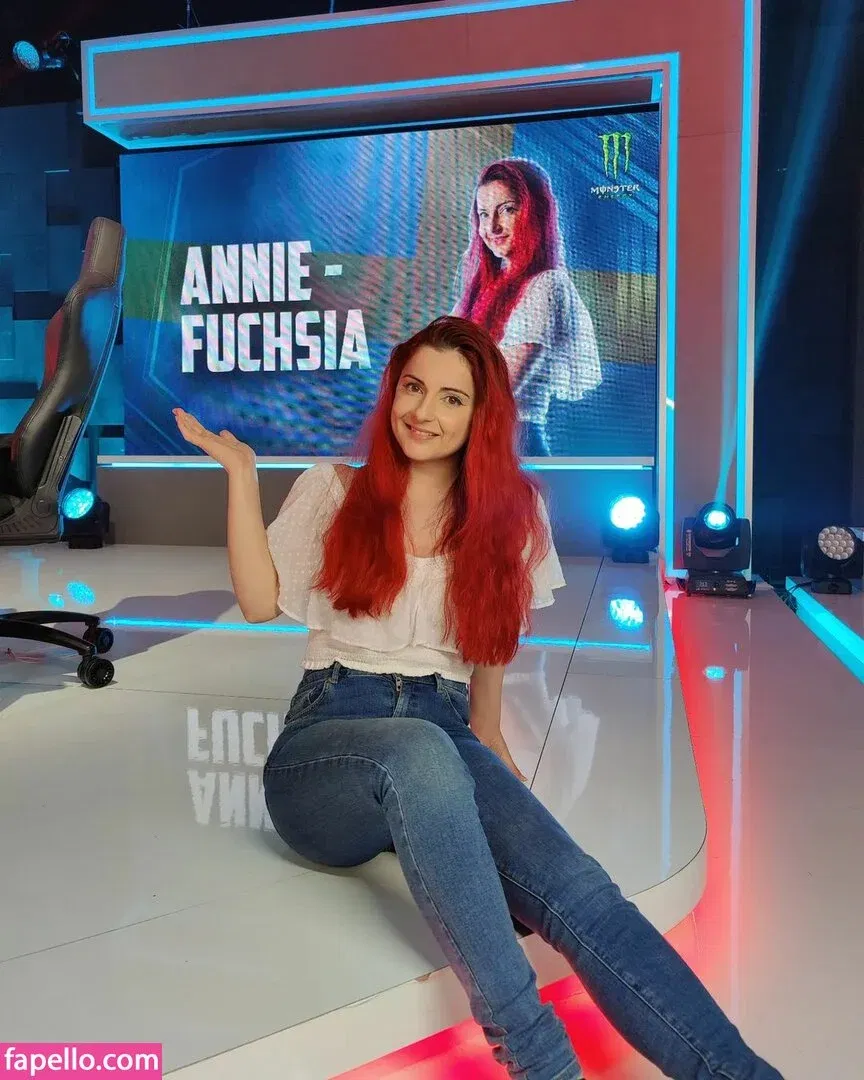 AnnieFuchsia Onlyfans Photo Gallery 