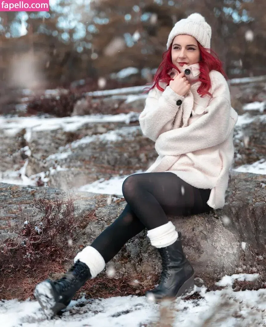 AnnieFuchsia Onlyfans Photo Gallery 