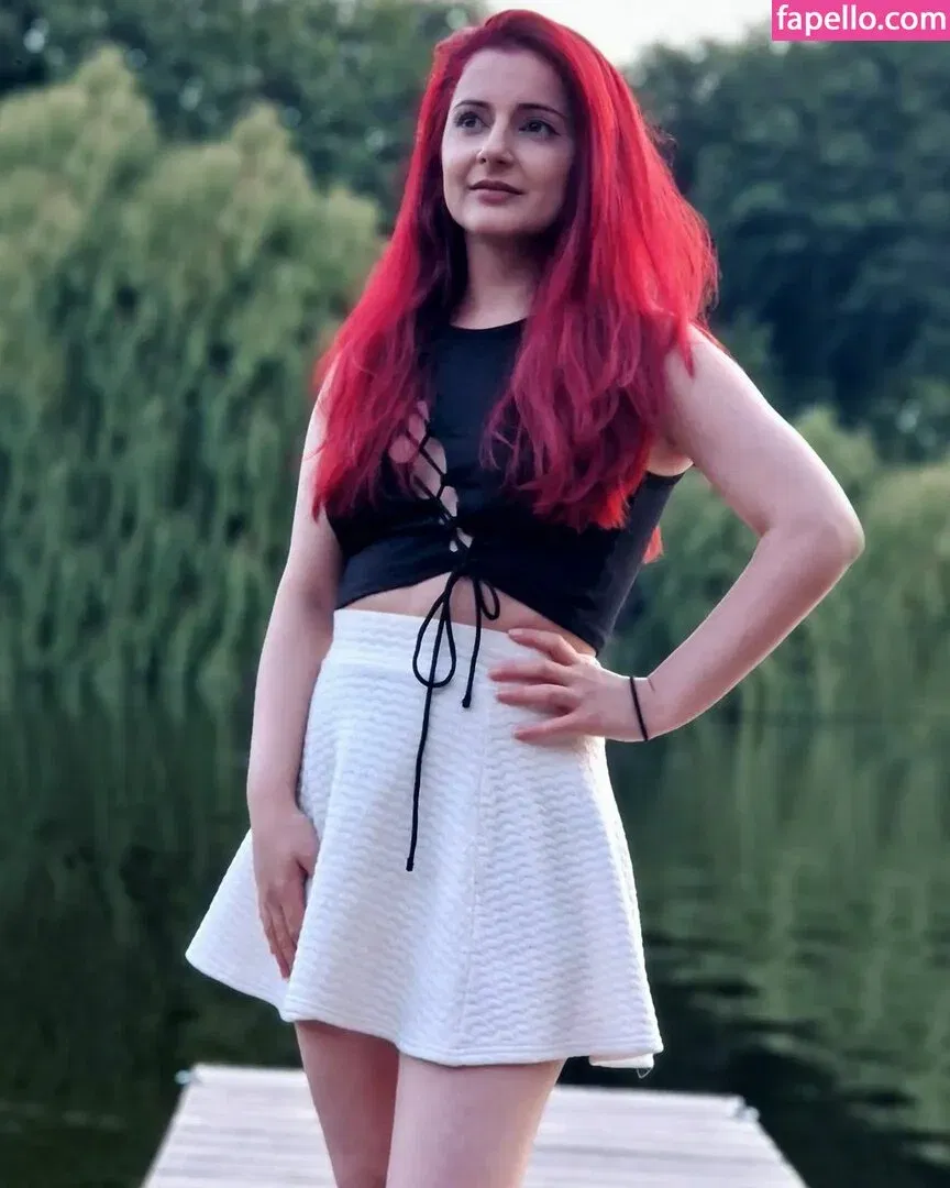 AnnieFuchsia Onlyfans Photo Gallery 