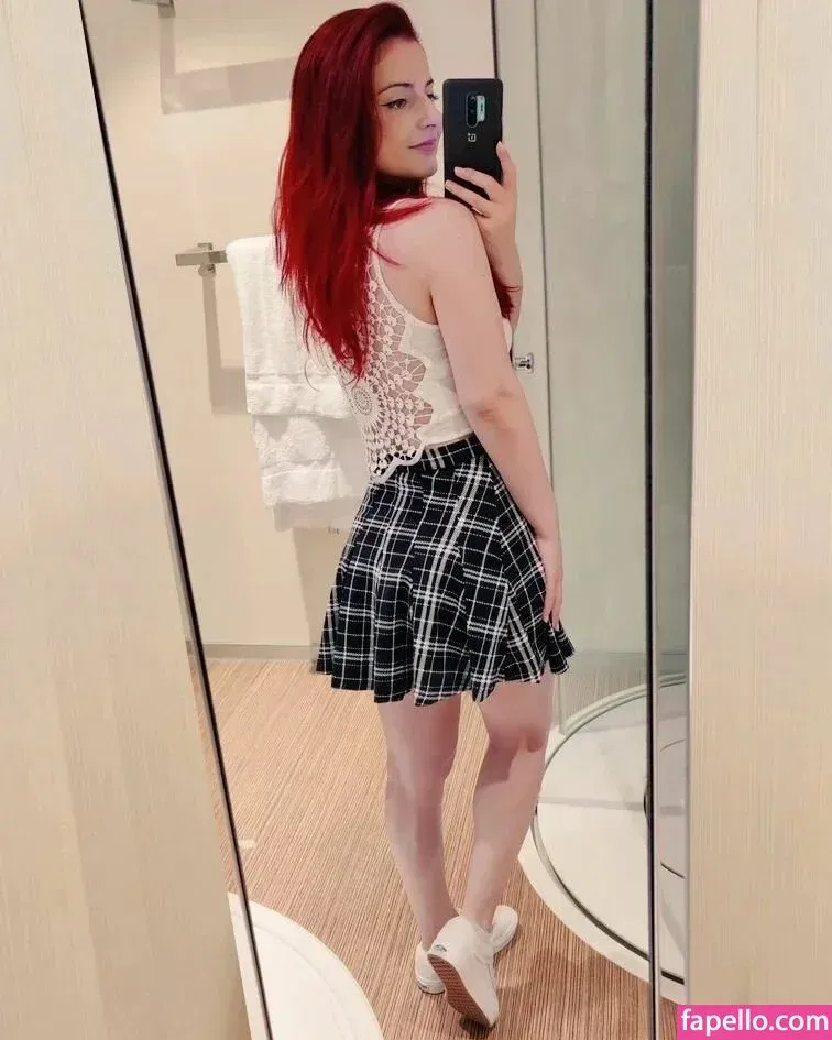 AnnieFuchsia Onlyfans Photo Gallery 