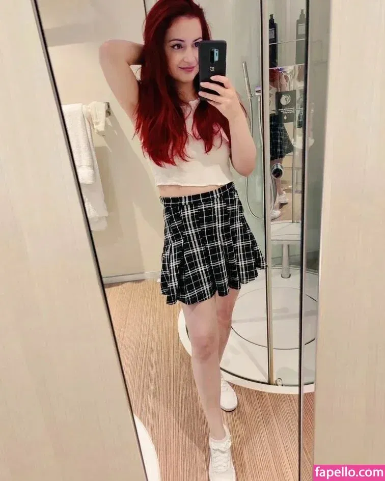 AnnieFuchsia Onlyfans Photo Gallery 