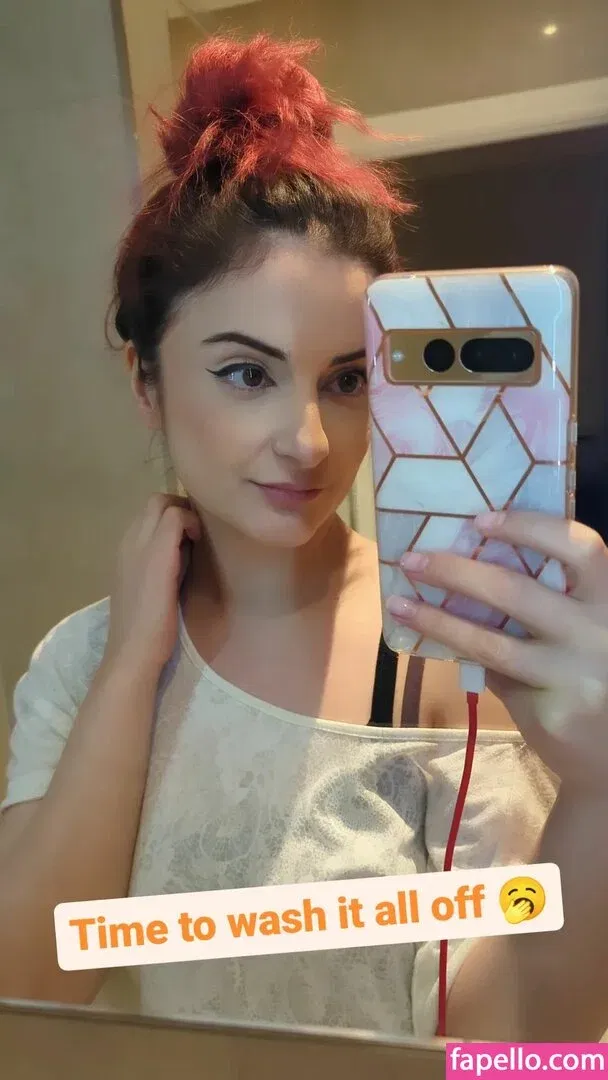 AnnieFuchsia Onlyfans Photo Gallery 