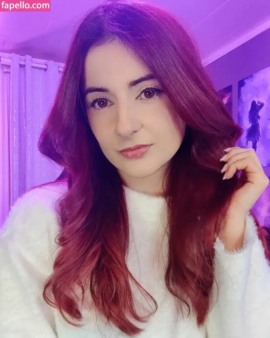 AnnieFuchsia Onlyfans Photo Gallery 