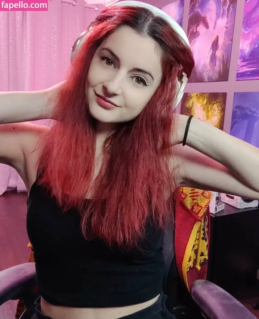 AnnieFuchsia Onlyfans Photo Gallery 