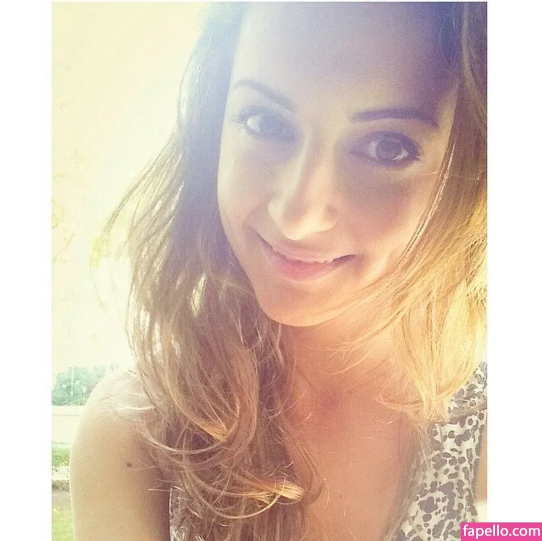 AnnieFuchsia Onlyfans Photo Gallery 