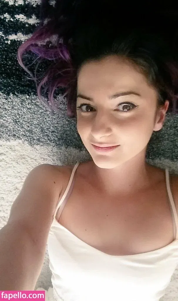 AnnieFuchsia Onlyfans Photo Gallery 