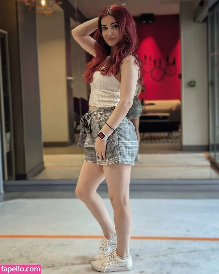 AnnieFuchsia Onlyfans Photo Gallery 