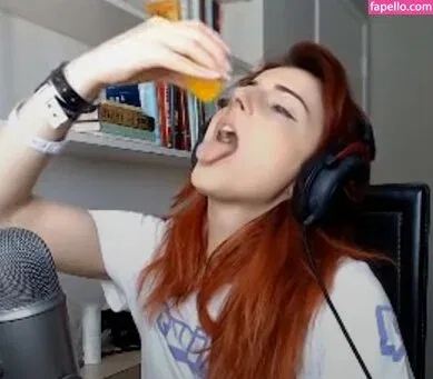 AnnieFuchsia Onlyfans Photo Gallery 