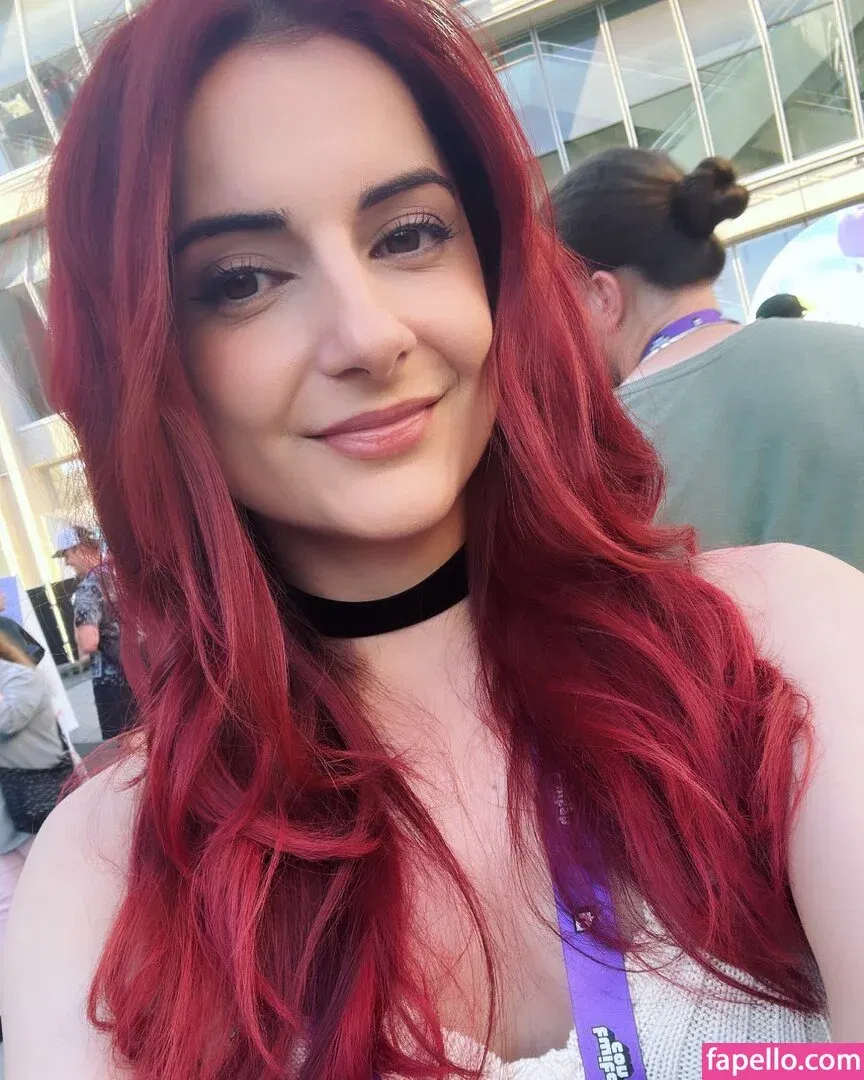 AnnieFuchsia Onlyfans Photo Gallery 