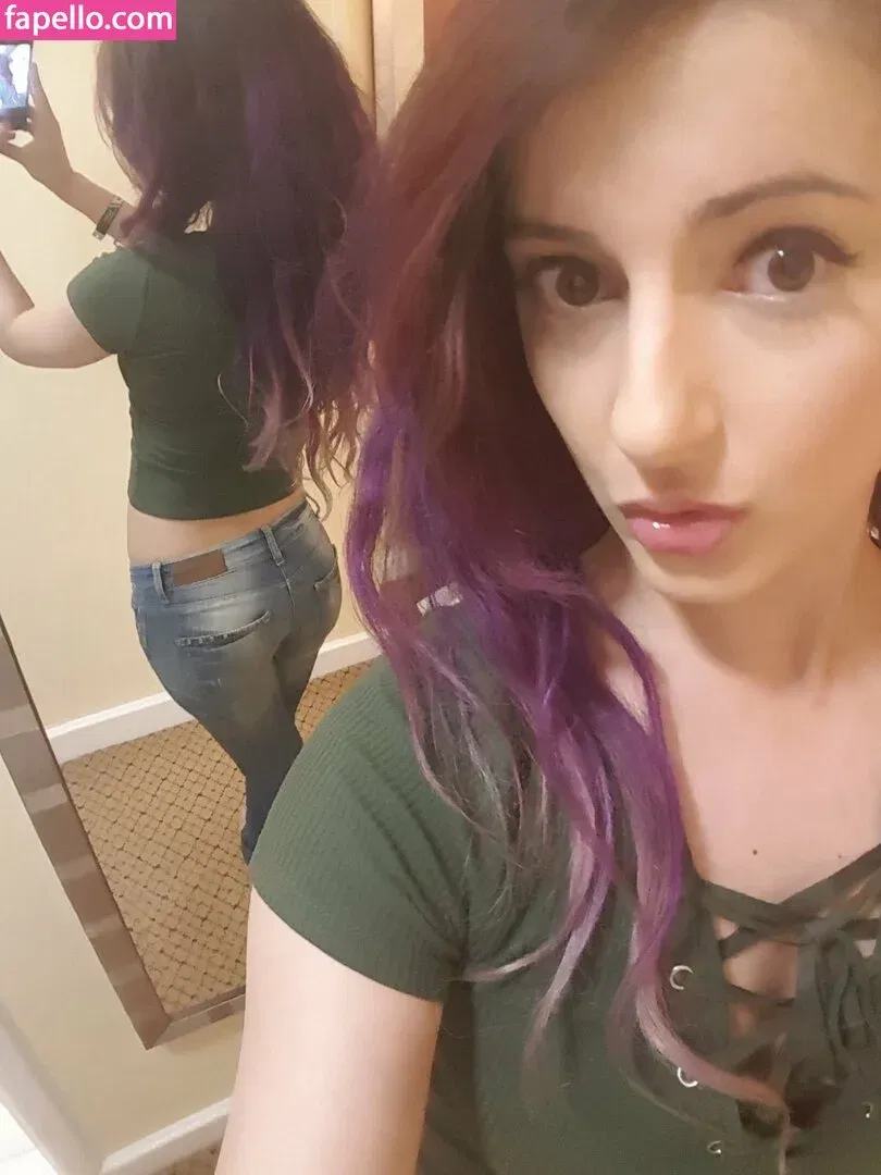 AnnieFuchsia Onlyfans Photo Gallery 