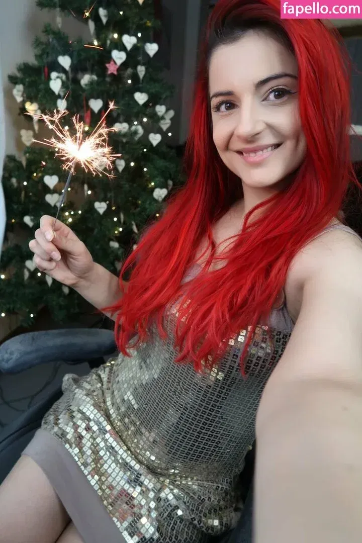 AnnieFuchsia Onlyfans Photo Gallery 