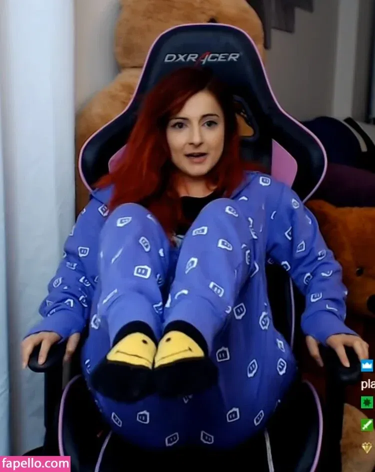 AnnieFuchsia Onlyfans Photo Gallery 