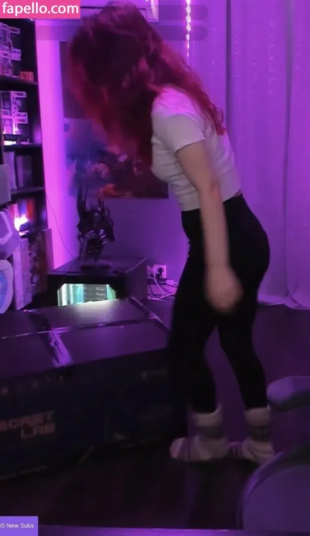 AnnieFuchsia Onlyfans Photo Gallery 