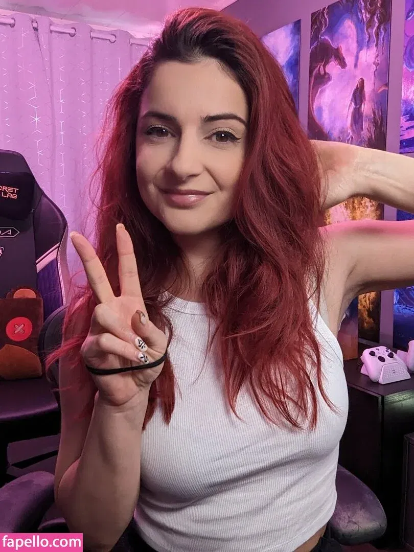 AnnieFuchsia Onlyfans Photo Gallery 