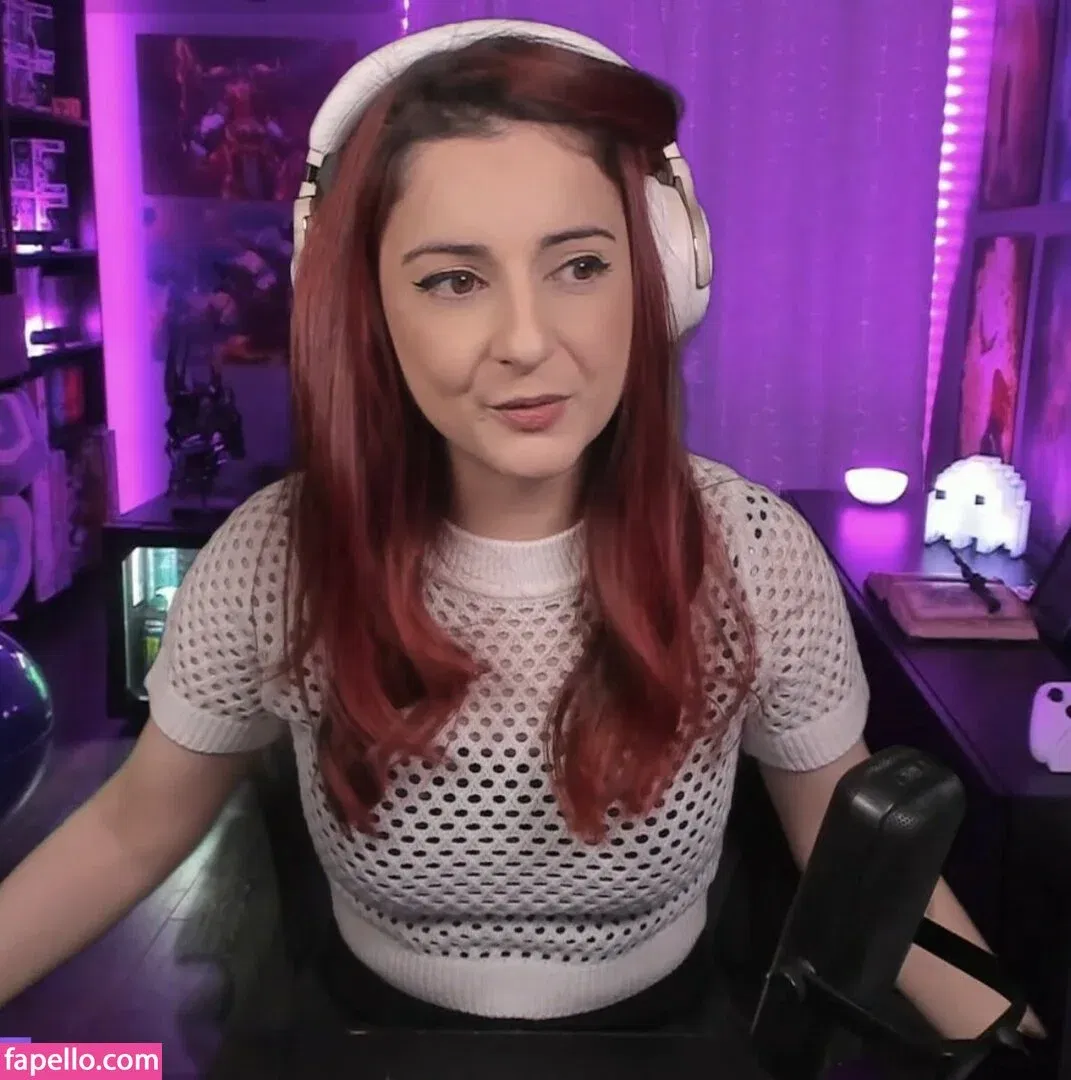 AnnieFuchsia Onlyfans Photo Gallery 