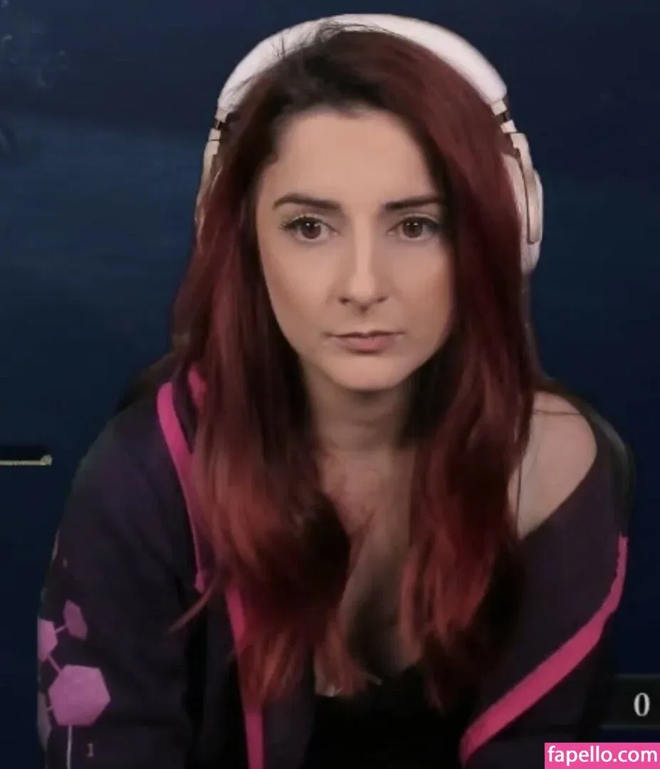 AnnieFuchsia Onlyfans Photo Gallery 