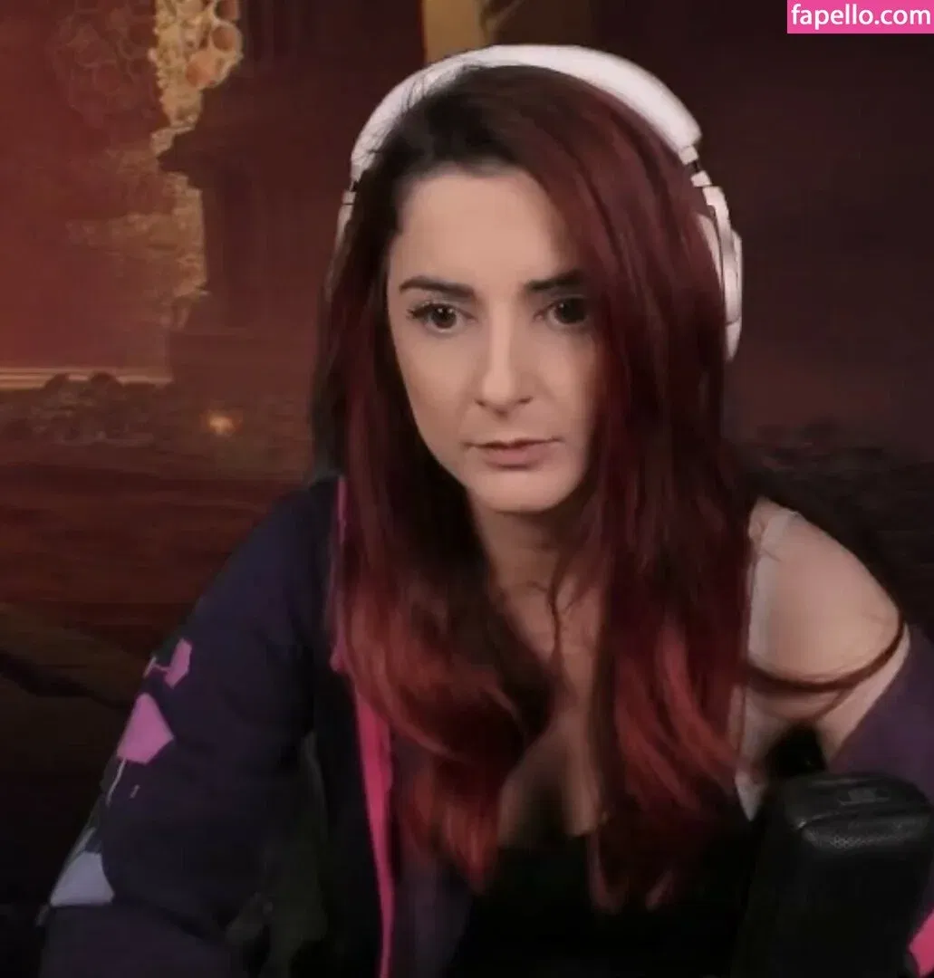 AnnieFuchsia Onlyfans Photo Gallery 