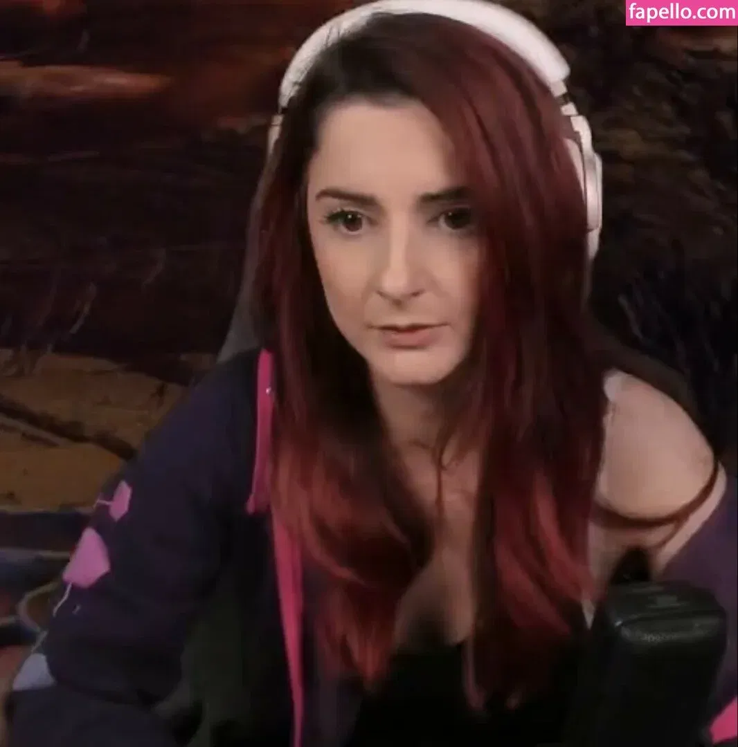 AnnieFuchsia Onlyfans Photo Gallery 