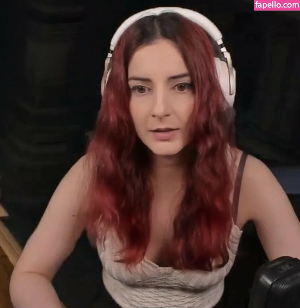 AnnieFuchsia Onlyfans Photo Gallery 