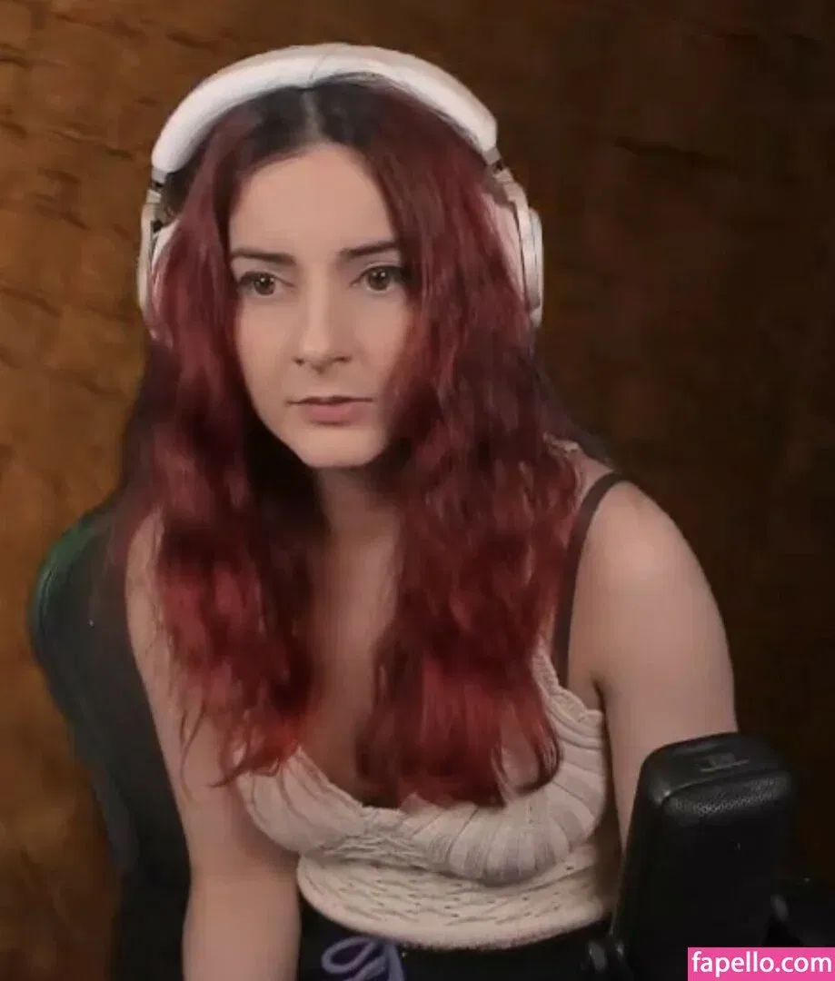 AnnieFuchsia Onlyfans Photo Gallery 