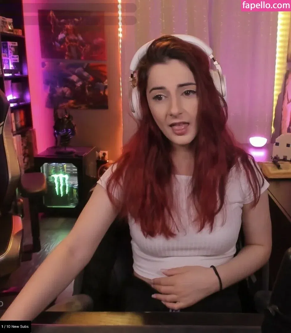 AnnieFuchsia Onlyfans Photo Gallery 