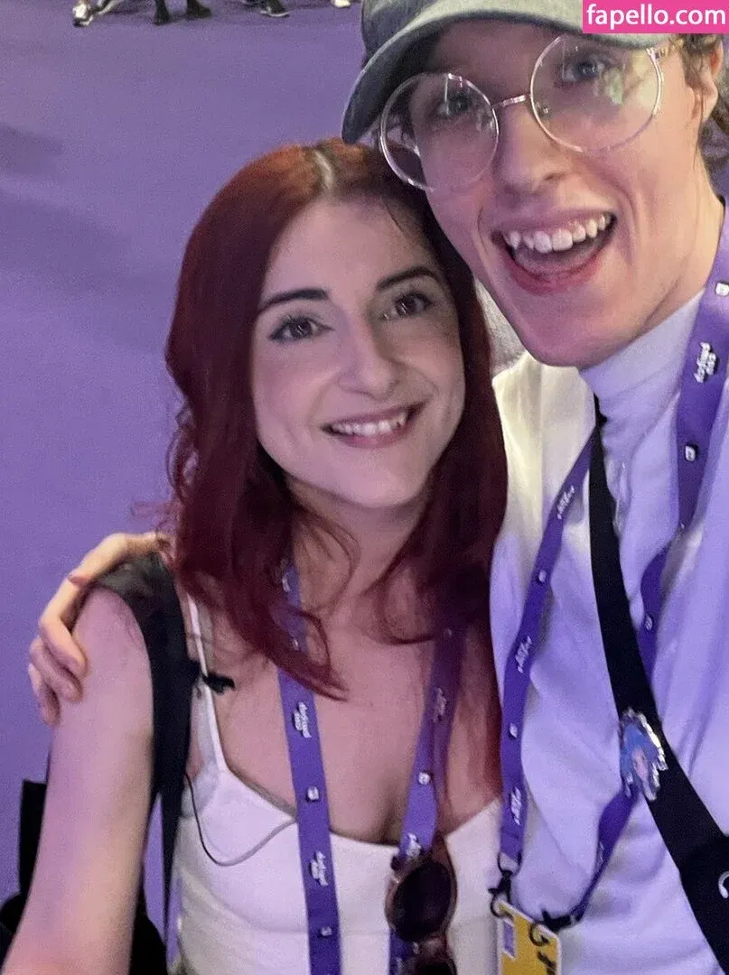 AnnieFuchsia Onlyfans Photo Gallery 