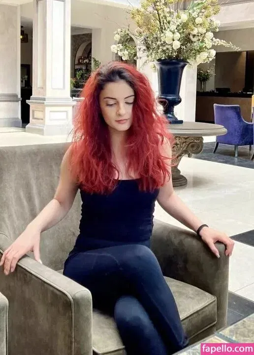 AnnieFuchsia Onlyfans Photo Gallery 