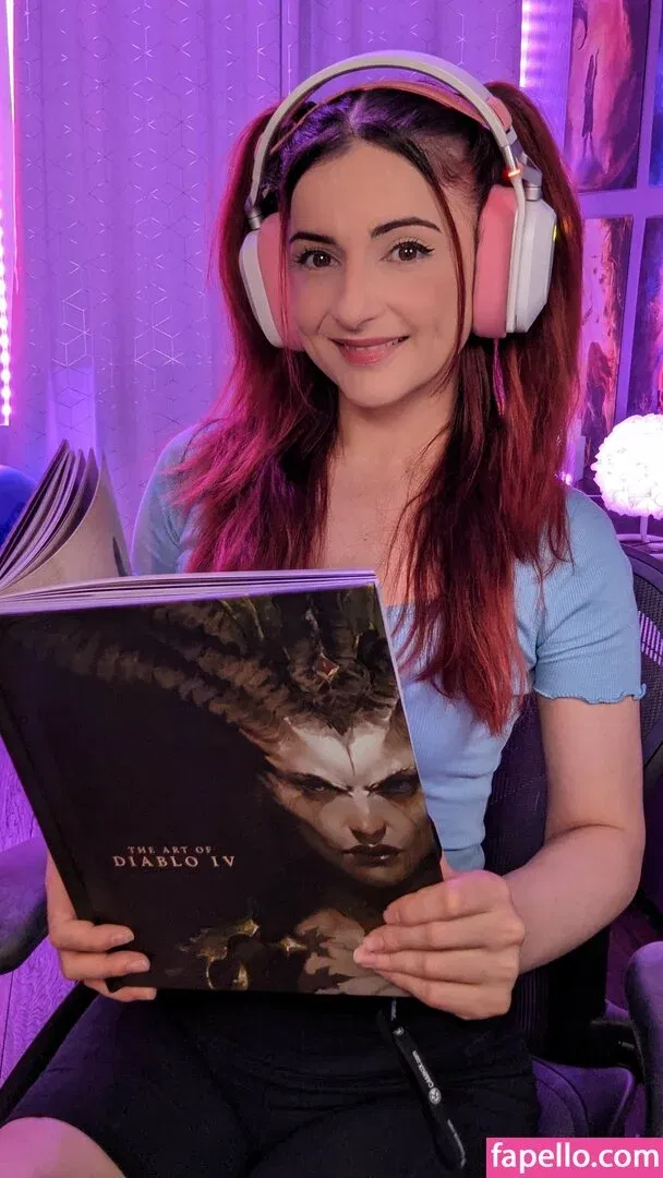 AnnieFuchsia Onlyfans Photo Gallery 